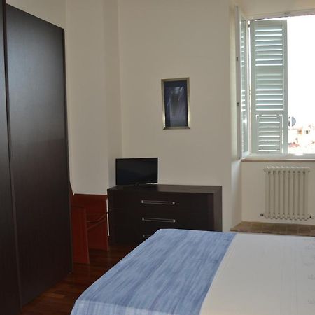 Palazzo Roberti Hotel Monte San Giusto Екстериор снимка