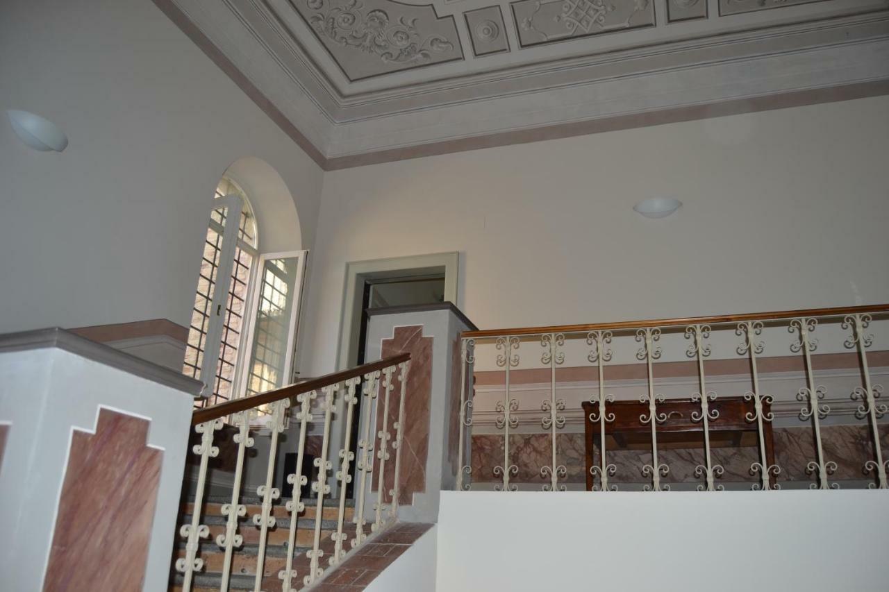 Palazzo Roberti Hotel Monte San Giusto Екстериор снимка