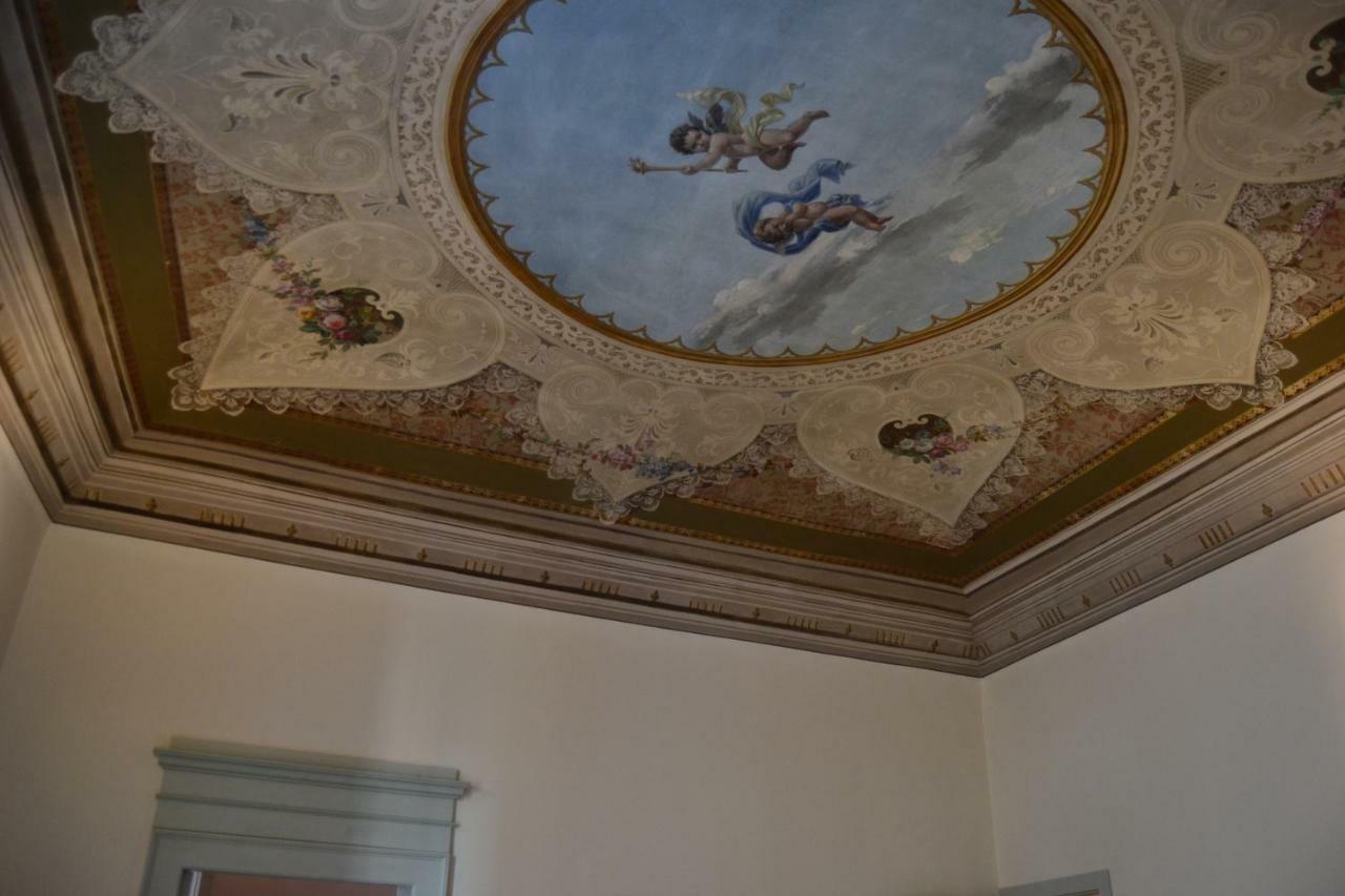Palazzo Roberti Hotel Monte San Giusto Екстериор снимка