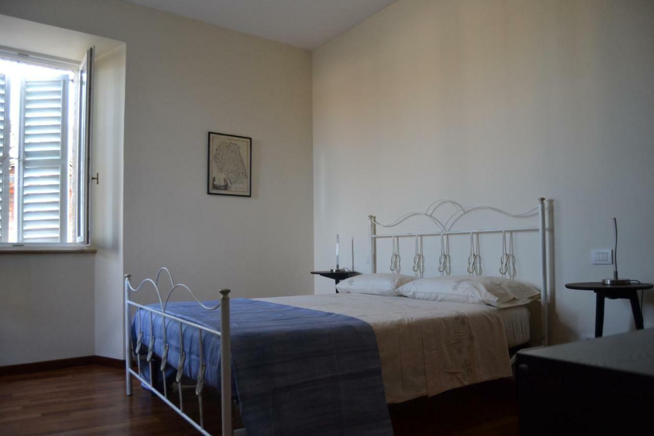 Palazzo Roberti Hotel Monte San Giusto Екстериор снимка