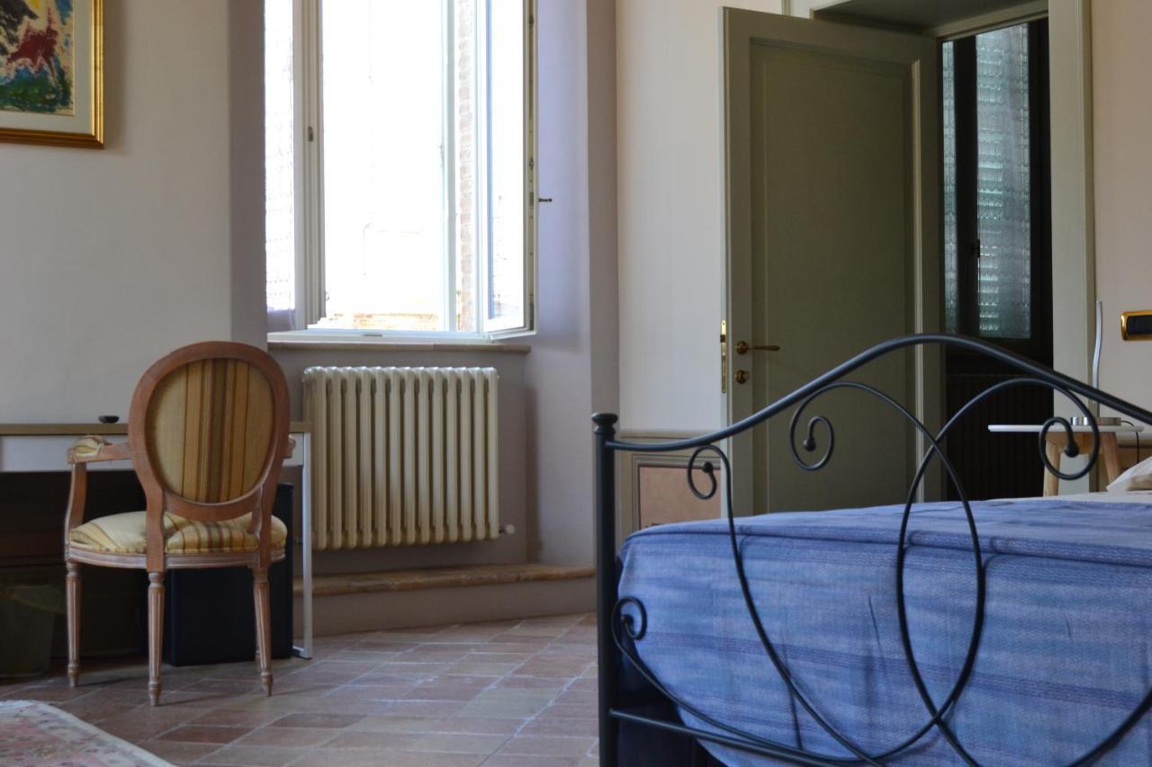 Palazzo Roberti Hotel Monte San Giusto Екстериор снимка